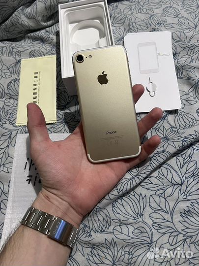 Телефон iPhone 7 32 гб