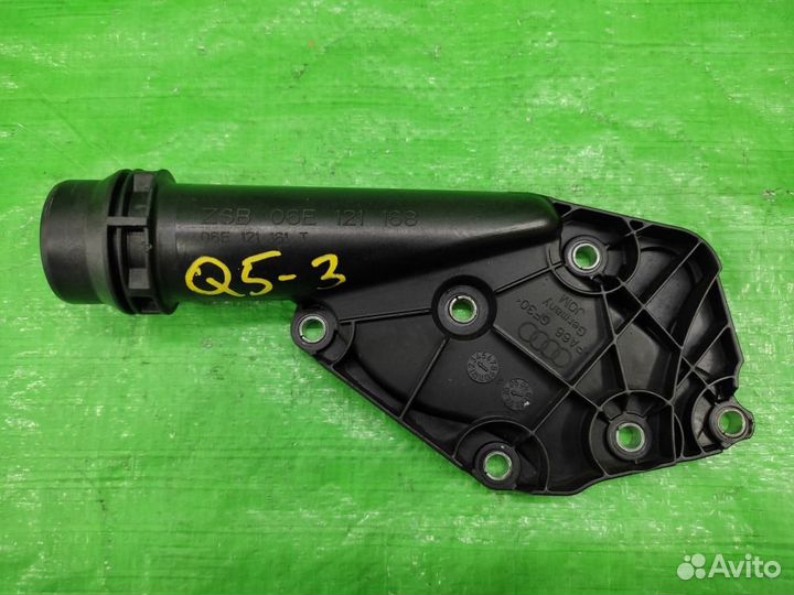 Фланец системы охлаждения Audi Q5 / A4 / A5 / A6