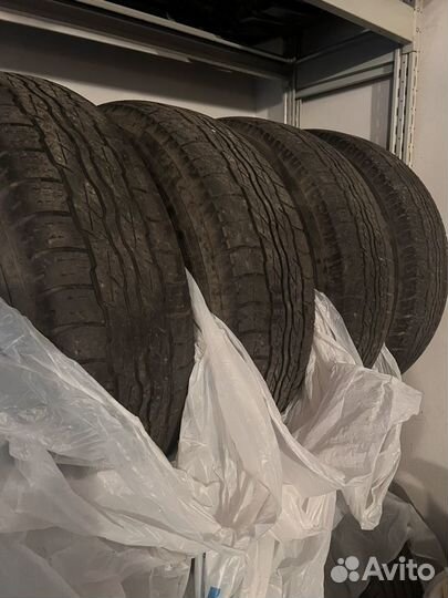 Bridgestone Dueler H/T 687 225/65 R17