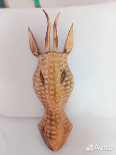 Маска на стену, статуэтки