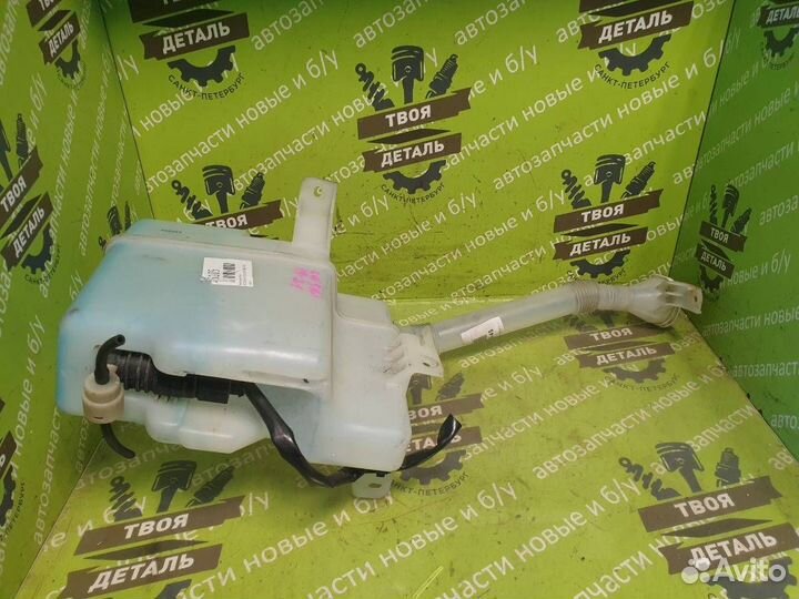 Бачок омывателя Mitsubishi Outlander XL