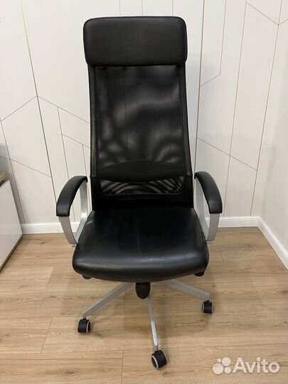 Кожаное компьютерное кресло IKEA markus