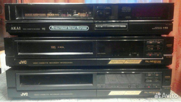 Видеомагнитофон jvc.Цена за все