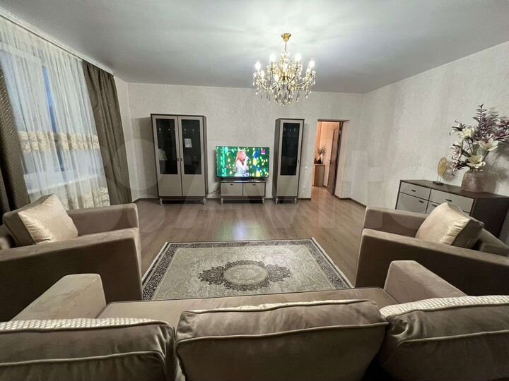 2-к. квартира, 70 м², 2/5 эт.