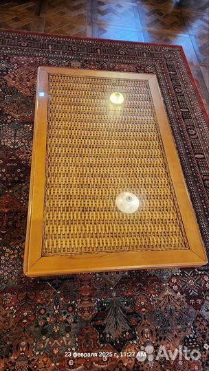 Журнальный столик