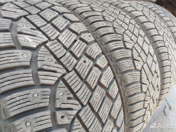 Continental IceContact 2 235/45 R18