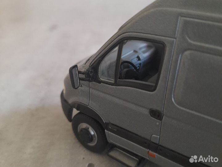 Renault Mascott(2002) 1:43 Norev