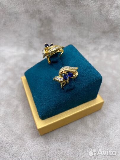 Золотые серьги 750 пробы с бриллиантами