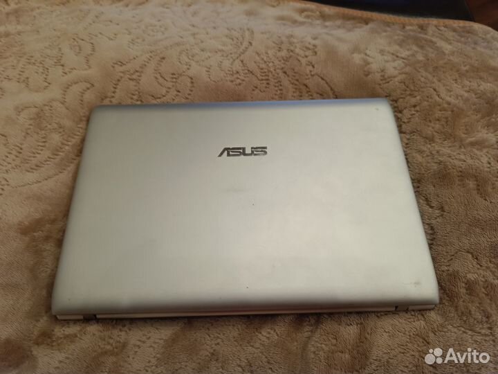 Asus 1225B amd Radeon 6320 hd 4Gb память, hdd 320