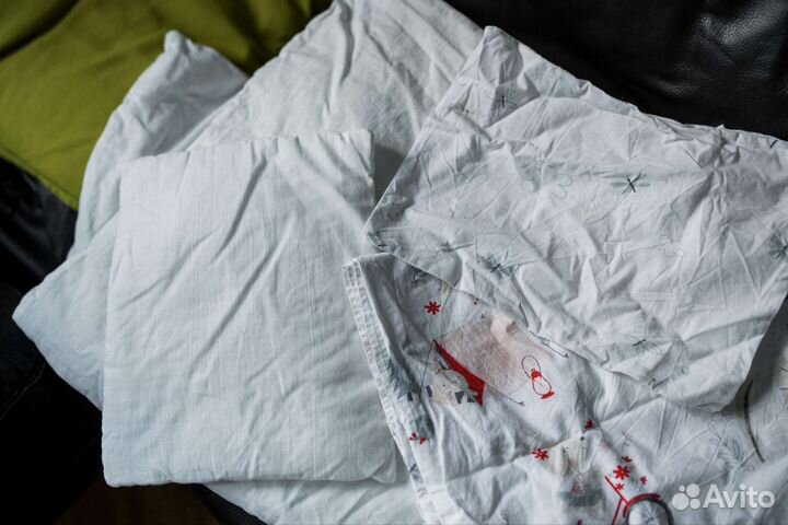 Детское одеяло и подушка в кроватку