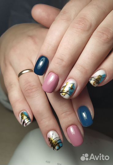 Модель на маникюр