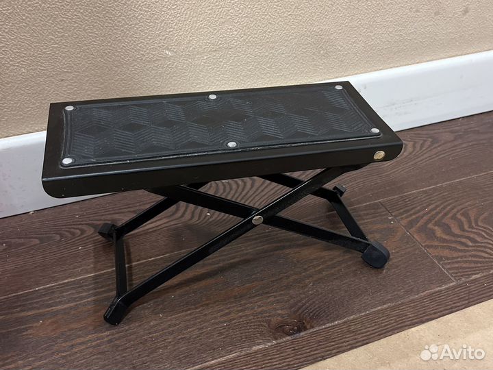 Подставка для ноги гитариста