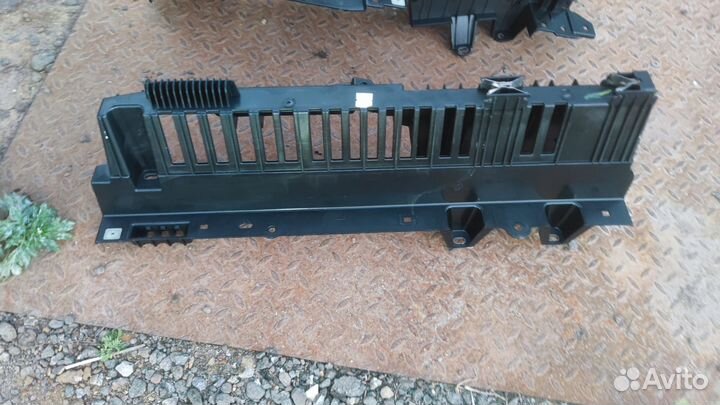 Кронштейны полки багажника бмв х6 е71