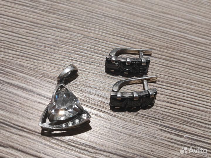 Продам кулон и серьги цирконий и серебро