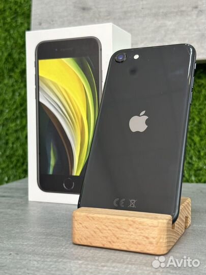 iPhone SE, 64 ГБ