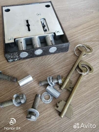 Замок гаражный