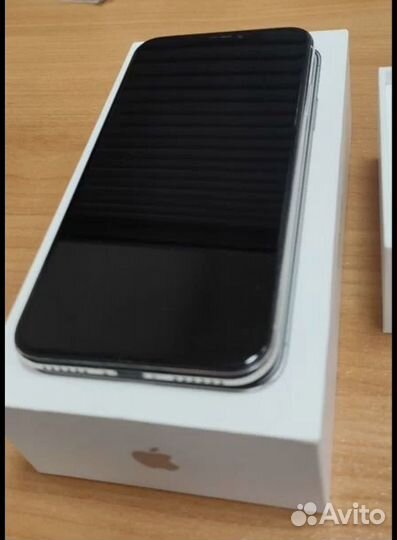 iPhone X, 256 ГБ