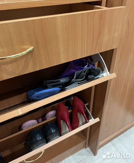 Продам прихожую