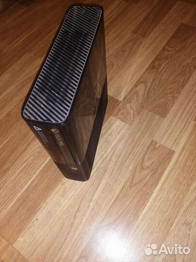 Xbox 360 с кинектом и 16 играми