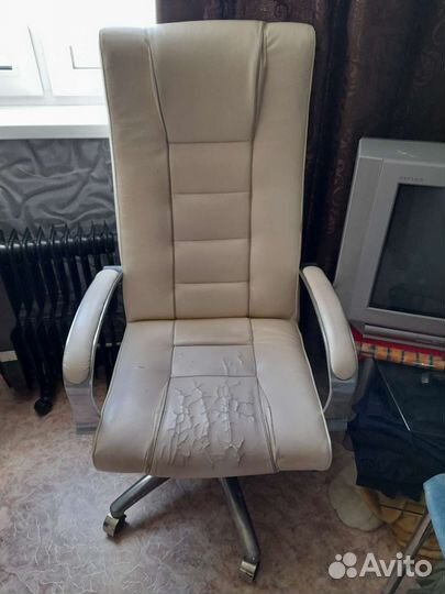 Офисное кресло руководителя бу