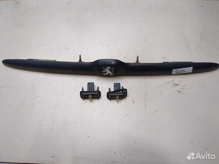 Подсветка номера Peugeot 206, 2000