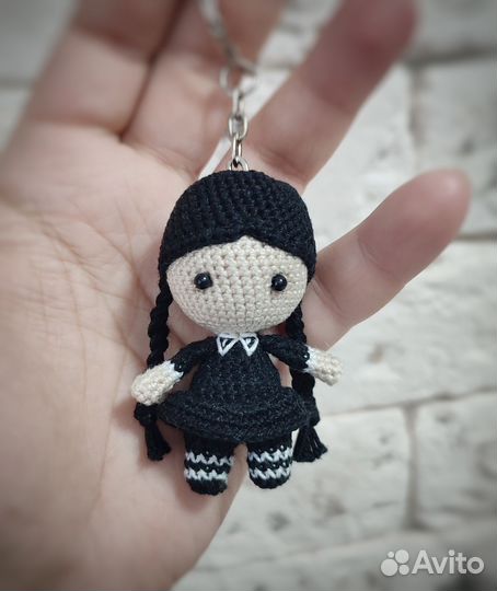 Брелок куколка Уэнсдей