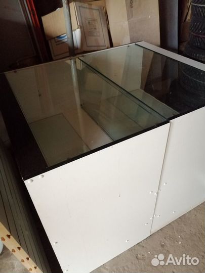 Оборудование для магазина одежды