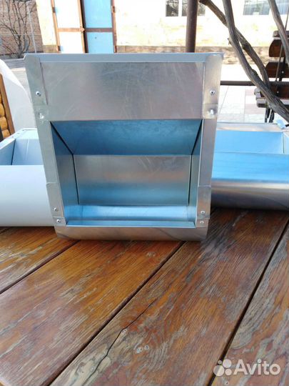 Бункерная кормушка для кроликов