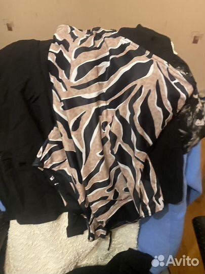 Сумка с женскими вещами