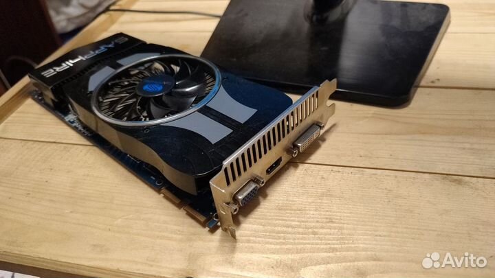 Sapphire Vapor-X HD 4870 1Gb gddr5 hdmi/DVI-I/VGA