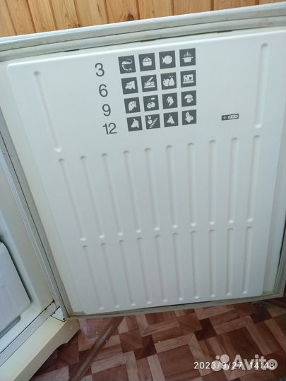 Холодильник бу Stinol 101L