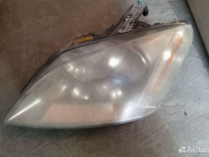 Фара левая на Ford C-MAX