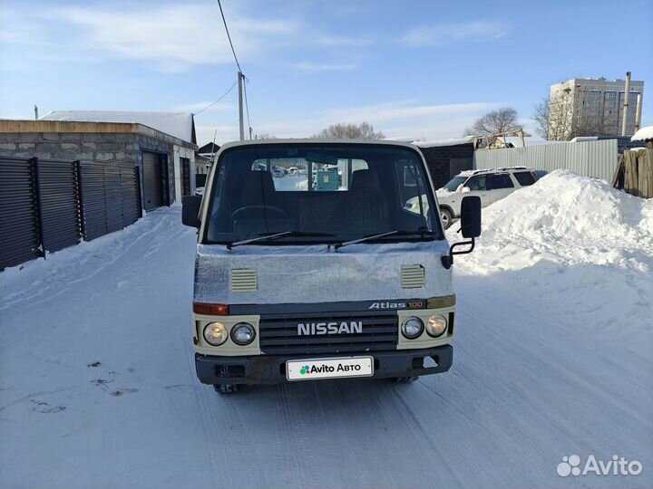 Бортовой грузовик Nissan Atlas, 1990