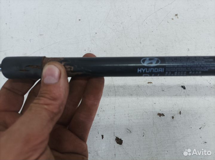 Упор крышки багажника Hyundai IX35