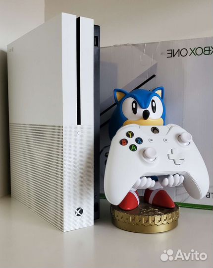 Xbox one s 1 tb + 300 игр Продажа/Обмен