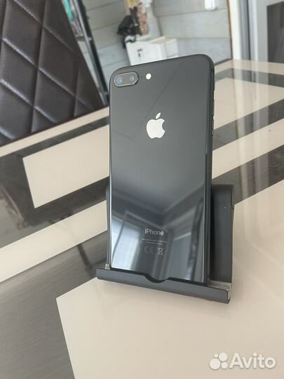iPhone 8 Plus, 64 ГБ