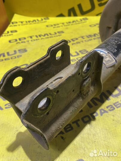 Передняя левая стойка Opel Astra G