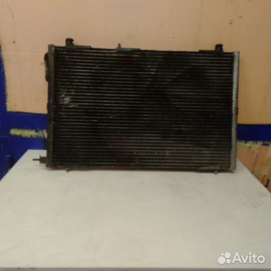 Продаю к пежо206 радиатор кондиционера буотл.сост