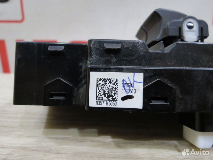 Блок управления стеклоподъемником Hyundai Solaris