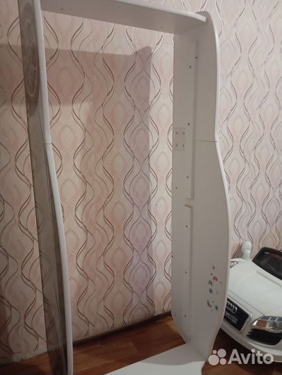 Кровать детская в форме машины