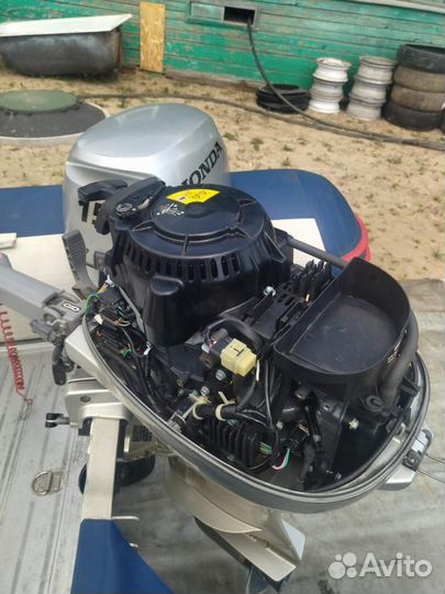 Лодка с мотором