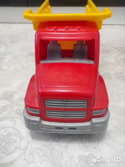 Игрушка грузовик