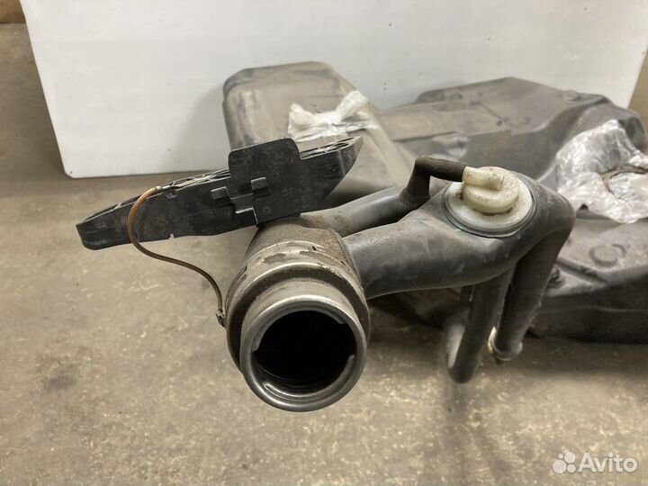 Топливный бак дизельный Volkswagen Passat B6