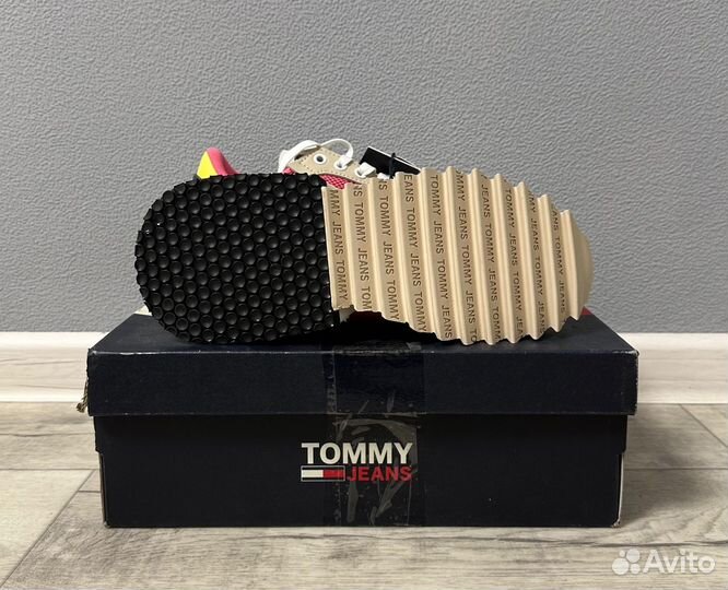 Женские кроссовки Tommy Jeans Cleat WMN ART.EN0EN0