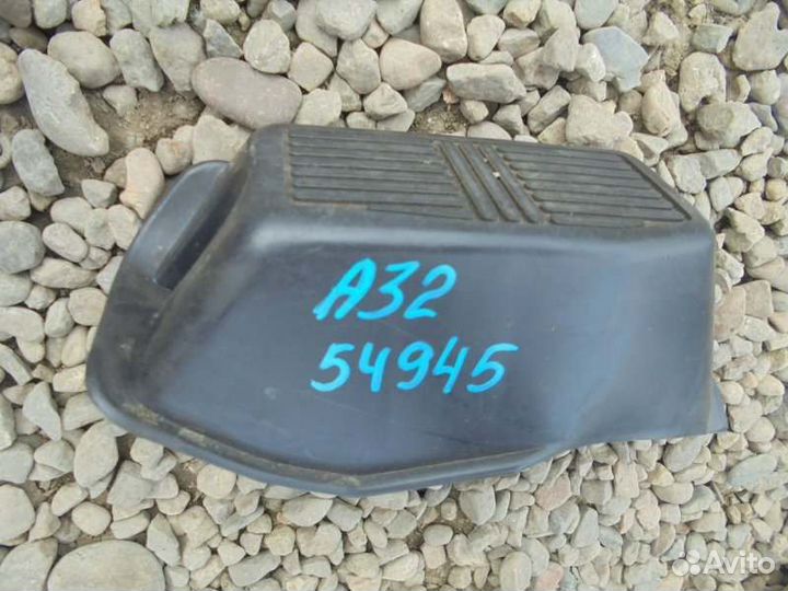 Подставка под ногу Nissan Cefiro A32 VQ20DE 1995/7