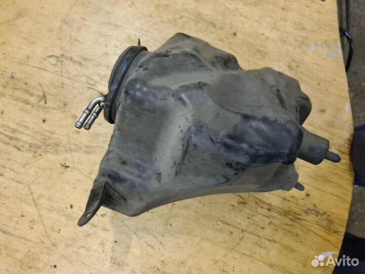 Бачок стеклоомывателя Mercedes-Benz S-Klass седан