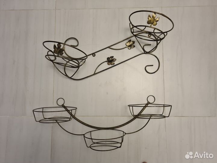 Подставка для цветов настенная