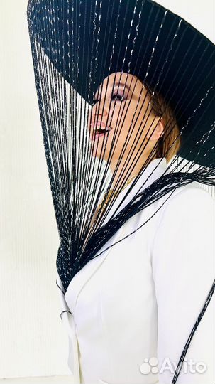 Шляпа с нитями для фотосессии