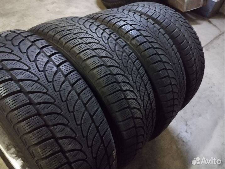 Bridgestone Blizzak LM-80 Evo 235/65 R17