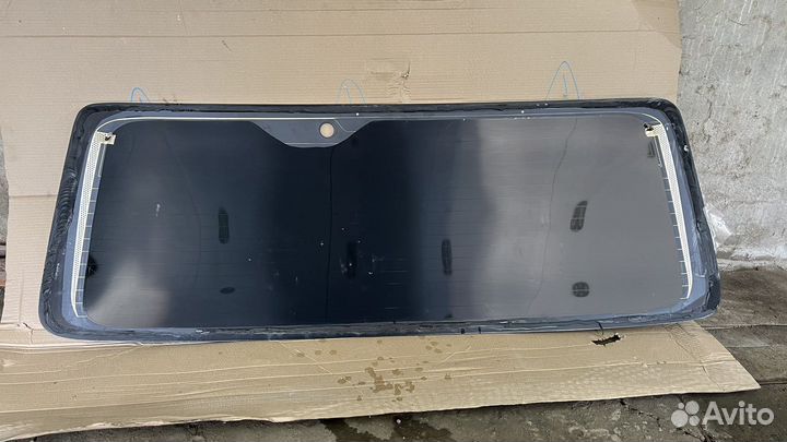 Заднее стекло тойота хайс